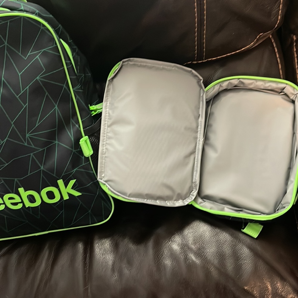 Reebok Stamina Backpack with detachable lunch Bag New - Picture 9 of 13